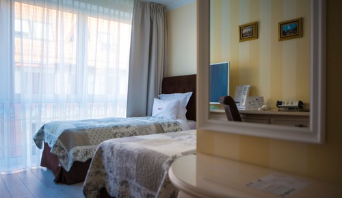 Habitación estándar con 1 cama doble o 2 individuales