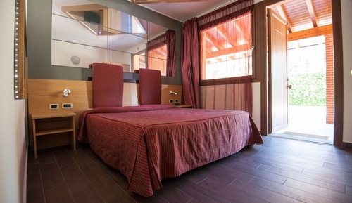 Habitación Business con 1 cama doble o 2 individuales