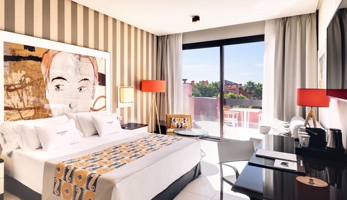 Habitación Deluxe, vistas parciales al mar (Superior, 2 adults and 1 child)