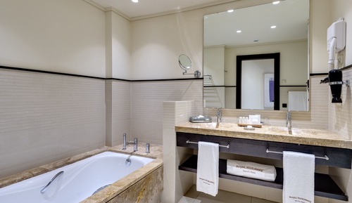 Habitación Deluxe, vistas parciales al mar