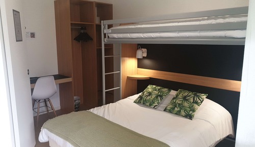 Habitación estándar, varias camas (1 Double and 1 Single bed)