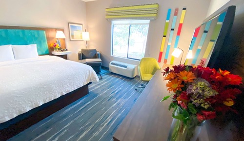 Estándar con cama de matrimonio King