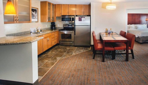Suite, 2 habitaciones (Mobility/Hearing Access, Roll-In Shwr)