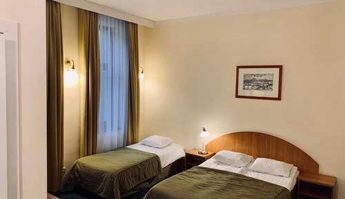 Habitación estándar con 1 cama doble o 2 individuales