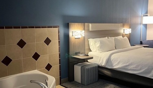 Suite, 1 cama de matrimonio grande, bañera de hidromasaje