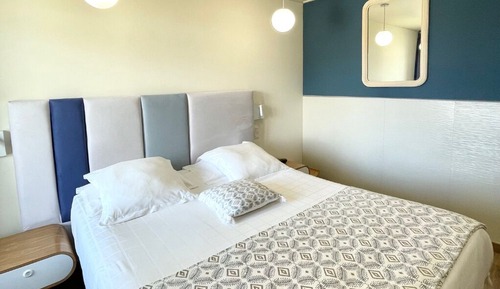 Habitación Confort doble, 1 cama de matrimonio, balcón