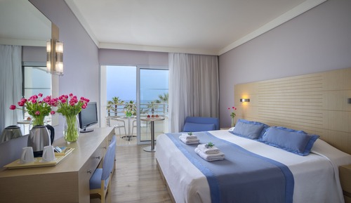 Habitación con 1 cama doble o 2 individuales, vistas al mar