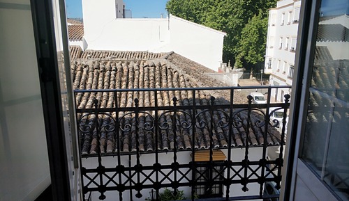 Habitación doble, 1 cama de matrimonio grande, balcón, vistas a la ciudad