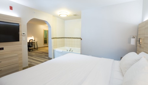 Suite, 1 cama de matrimonio grande, bañera de hidromasaje