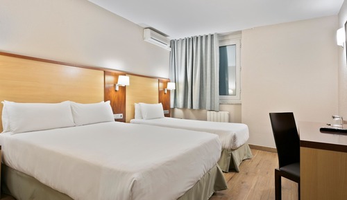 Habitación Triple (2 adultos y 1 niño) Interior