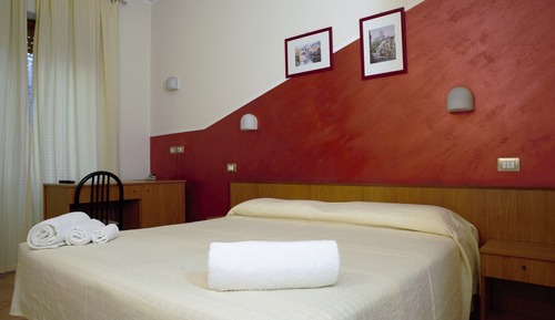 Habitación económica con 1 cama doble o 2 individuales