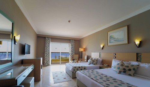 Habitación Deluxe con 1 cama doble o 2 individuales (Regal Beach Front)