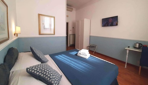 Habitación estándar con 1 cama doble o 2 individuales