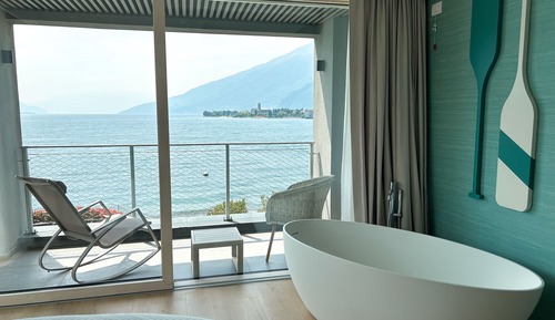 Habitación romántica doble, bañera, vistas al lago
