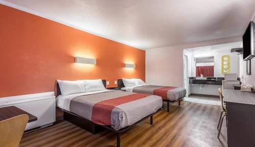 Habitación Deluxe, 2 camas de matrimonio, fumadores, frigorífico y microondas
