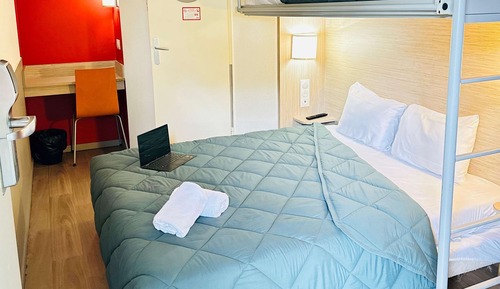 Habitación estándar, varias camas (1 Double and 1 Single bed)