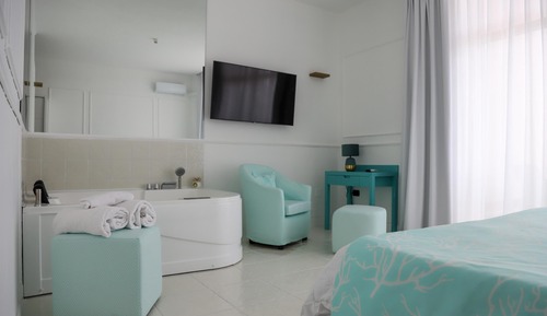 JUNIOR SUITE POSITANO VASCA IDRO VISTA VESUVIO