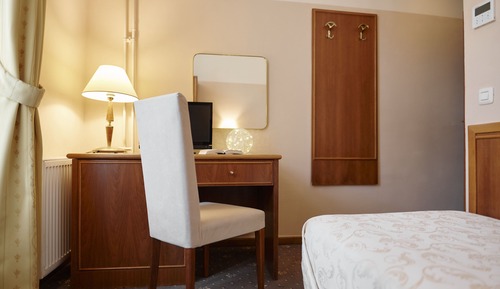Single Room with Street View