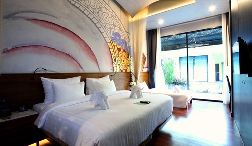 Cabana Suite Pool Access