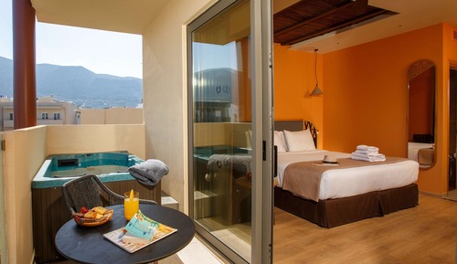 Wellness Jacuzzi Suite
