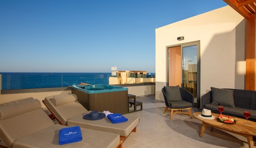 Superior Deluxe Suite Sea View Jacuzzi