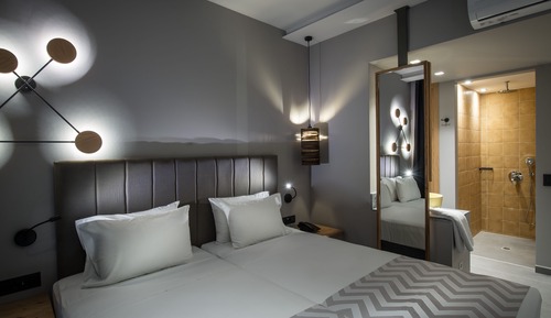 Habitación superior con 1 cama doble o 2 individuales