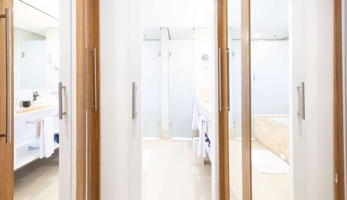 Suite de lujo, 1 cama de matrimonio grande, balcón, vistas al mar (Bathtub, free Wifi)