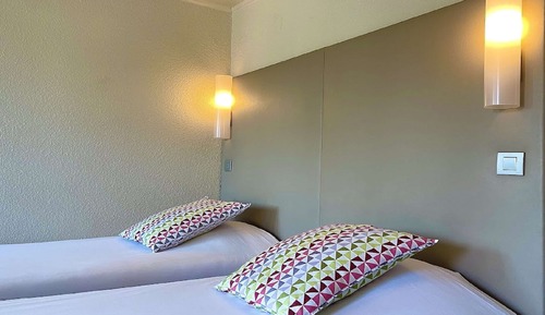 Next Generation, Habitación, 2 camas individuales