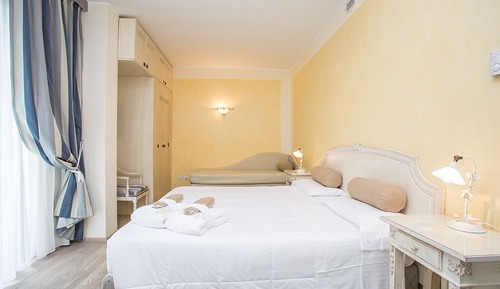 Habitación estándar con 1 cama doble o 2 individuales