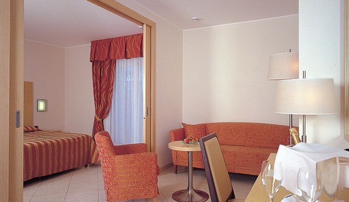 Suite junior, balcón, vistas al jardín (4 people)