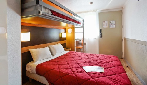 Habitación estándar, 1 cama doble (1 Double and 1 Single bed)
