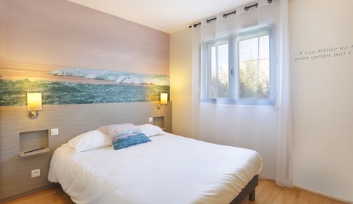 Habitación con 1 cama doble o 2 individuales (Elégance 1 ou 2 personnes)