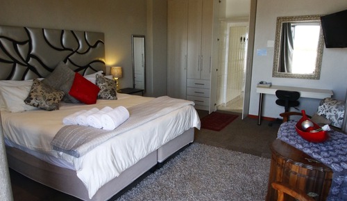 Honeymoon Room 