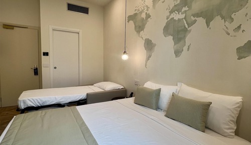 Habitación estándar, 1 cama de matrimonio, no fumadores (with Single Sofabed)