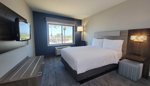 Habitación estándar, 1 cama de matrimonio grande (Mobility, Comm, Roll Shwr)