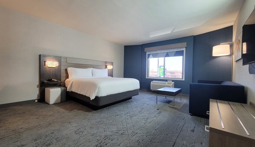 Suite, 1 cama de matrimonio grande con sofá cama