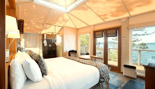 Tienda Signature, 1 cama de matrimonio grande, bañera de hidromasaje, vistas al mar
