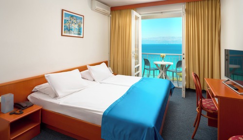 Habitación Confort doble, balcón, vistas al mar
