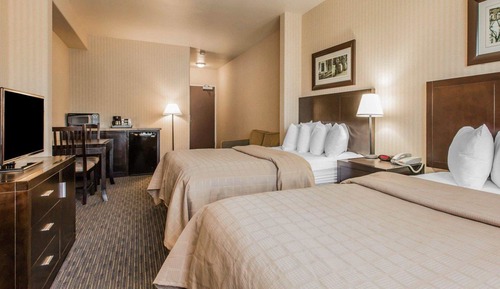 Suite, no fumadores (2 Queen Beds & 1 Sofa Bed)