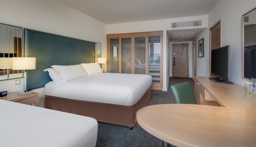 Hilton familiar con vistas
