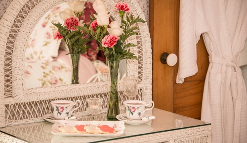 Habitación romántica doble, 1 cama de matrimonio, baño privado, vistas al jardín