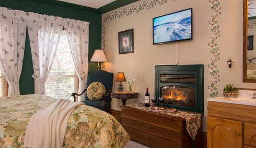 Habitación Deluxe doble, 1 cama de matrimonio grande, chimenea, vistas al jardín