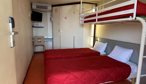 Habitación estándar, varias camas (1 Double and 1 Single bed)