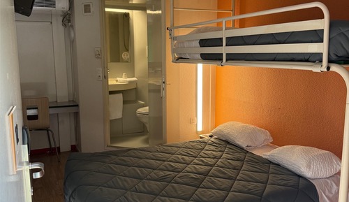 Habitación estándar, varias camas (1 Double and 1 Single bed)