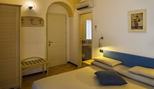 Habitación estándar doble (No sea view)