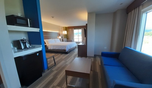 Suite, 1 cama de matrimonio grande con sofá cama