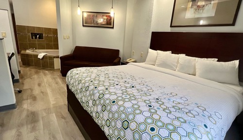 Estudio, 1 cama de matrimonio grande, no fumadores, bañera de hidromasaje