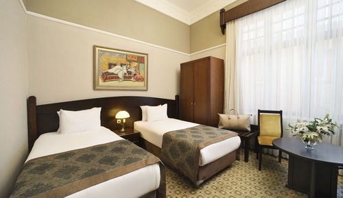Superior Room, Queen / Twin