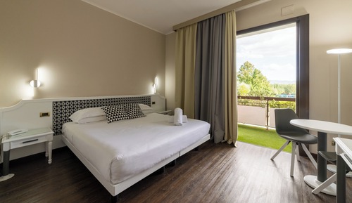 Habitación panorámica doble, 1 cama doble o 2 individuales, balcón (Spa Access Included)