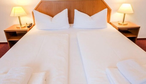 Habitación económica con 1 cama doble o 2 individuales, baño compartido